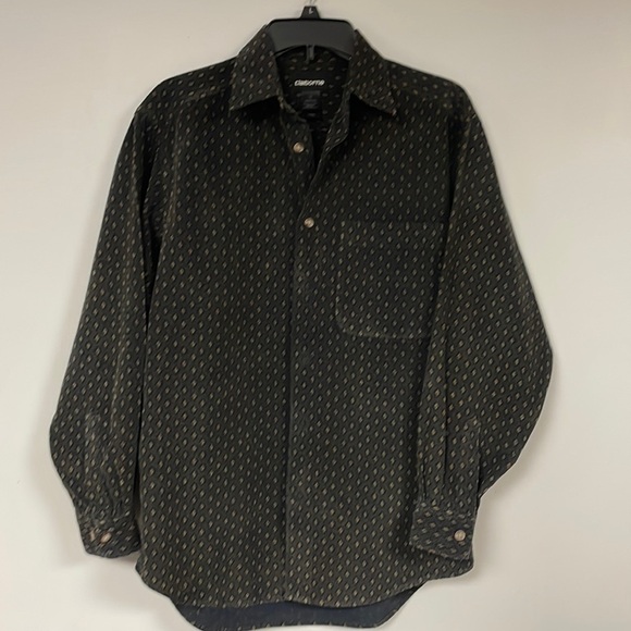 Claiborne Tops - Liz Claiborne Button Down  Collard Shirt , S ( Runs big) or M  textured fabric -